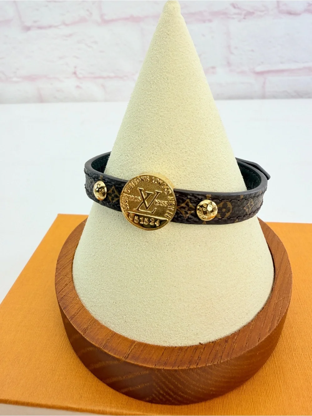 Louis Vuitton Monogram LV Circle Reversible Bracelet 19 Black